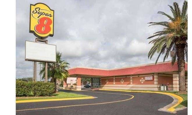 Super 8 by wyndham lake jackson clute