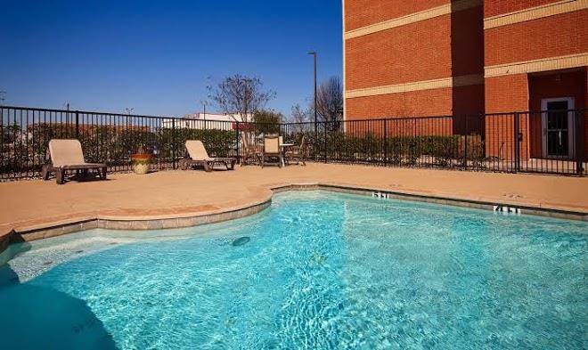 Best western lockhart hotel & suites