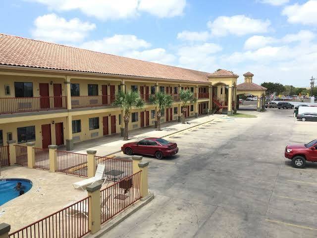 Boca Chica Inn & Suites Image