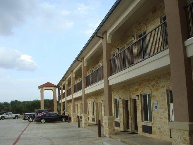 Executive inn & suites pittsburg tx