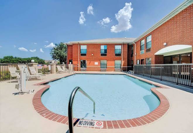 Days inn by wyndham dallas plano