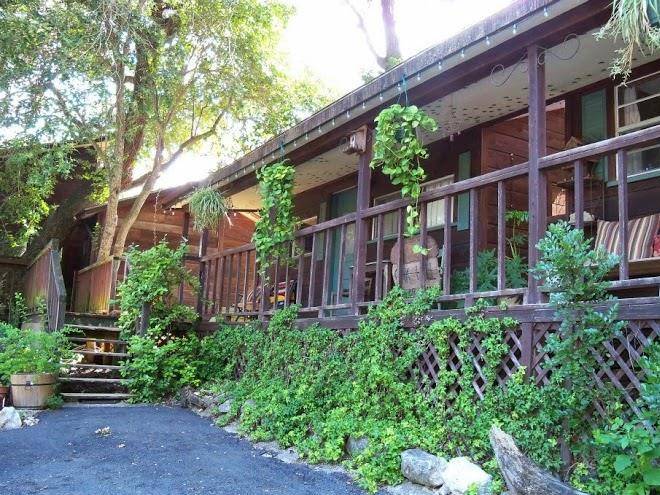 Oak hill river inn