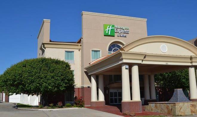 Holiday Inn Express & Suites Gainesville Image