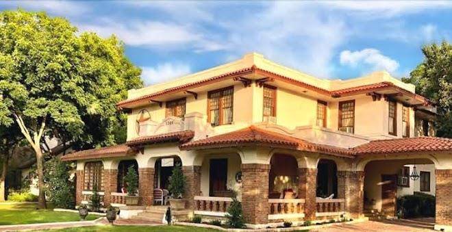 The lancaster manor bed and breakfast