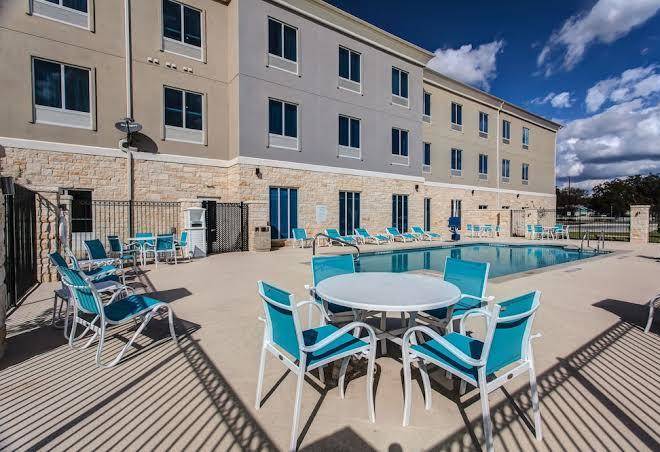 Holiday inn express & suites gatesville n ft hood
