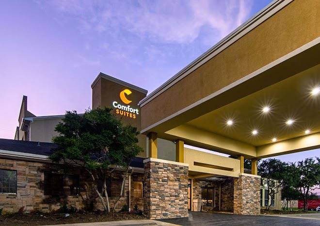 Comfort suites nw dallas near love field