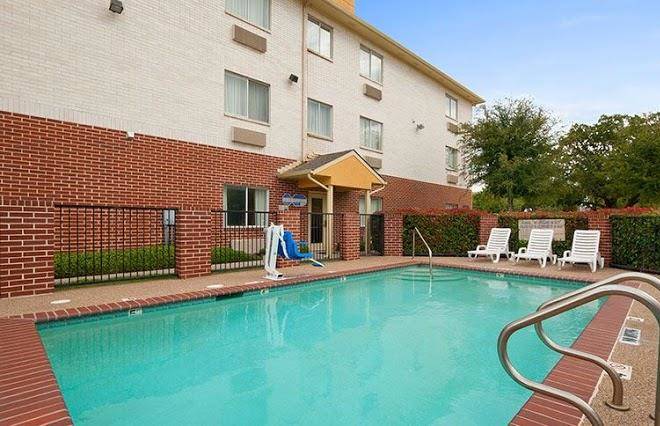 Days inn & suites by wyndham dallas