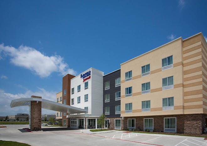 Fairfield Inn & Suites By Marriott Dallas West I 30 Image