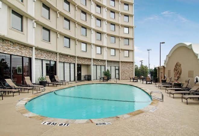Holiday inn dallas market center