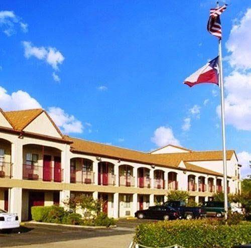 Kingsley inn & suites
