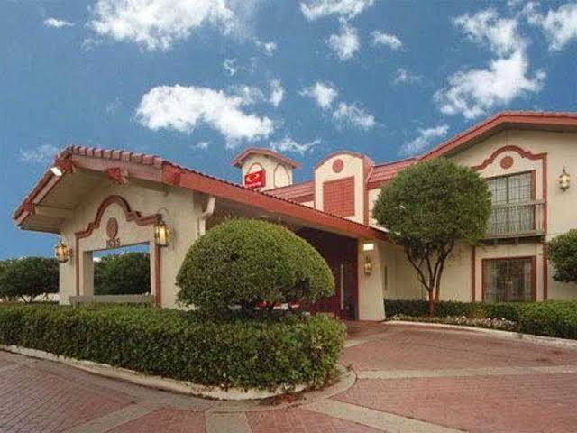 Motel 6 Dallas Tx Market Center Image