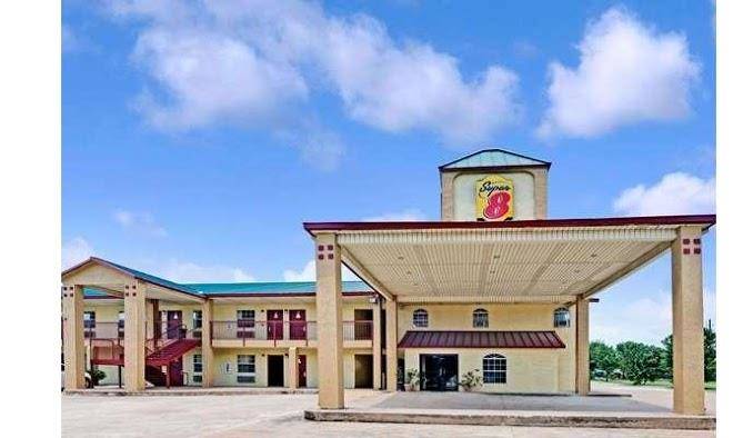 Super 8 By Wyndham Dallas South Image