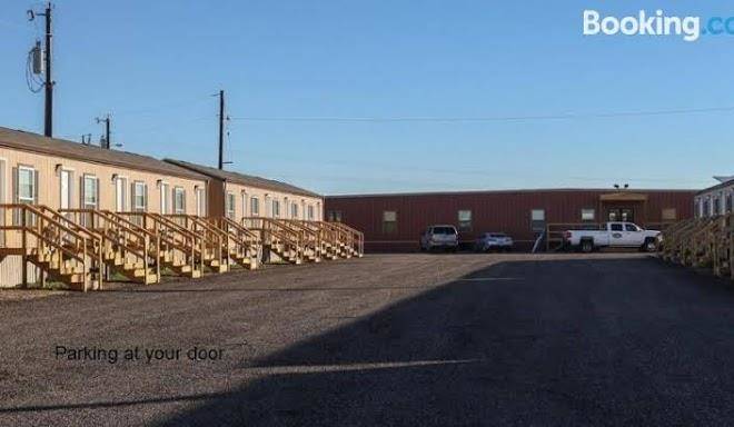 Cuero oilfield housing
