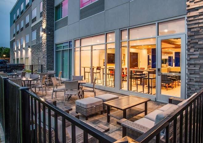 Holiday inn express & suites denton south