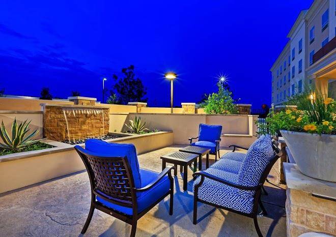 Holiday inn plano the colony