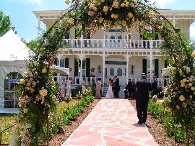 Belle of round top b&b