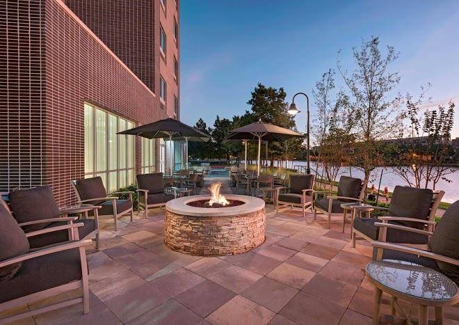 Courtyard By Marriott Houston Sugar Land Lake Pointe Image