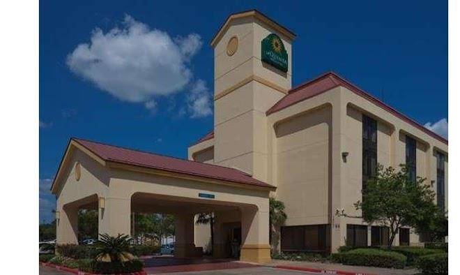 La quinta inn & suites by wyndham houston stafford sugarland