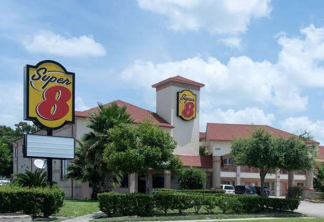 Super 8 By Wyndham Stafford Sugarland Area Image