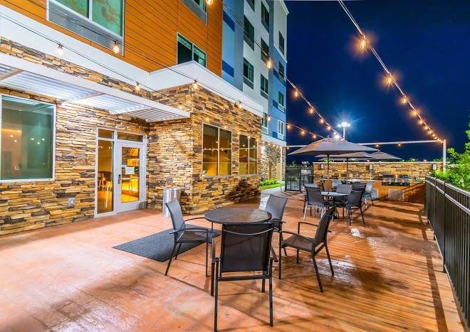 Fairfield inn & suites by marriott houston league city