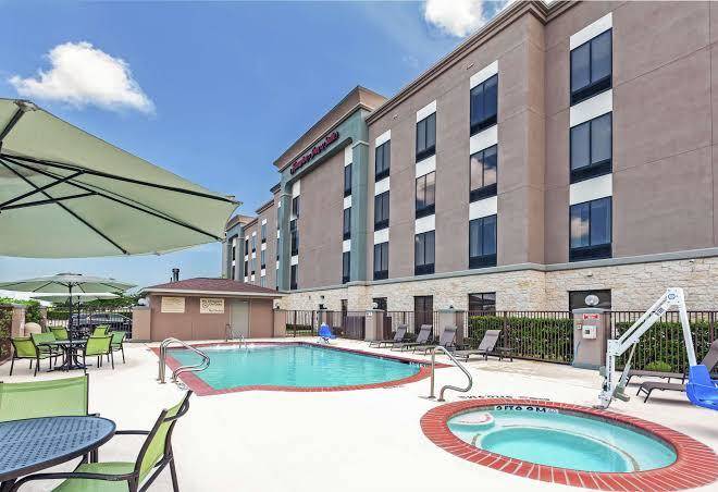 Hampton inn & suites houston league city