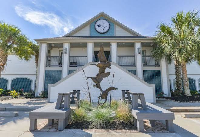 Harborwalk lodge on the bay