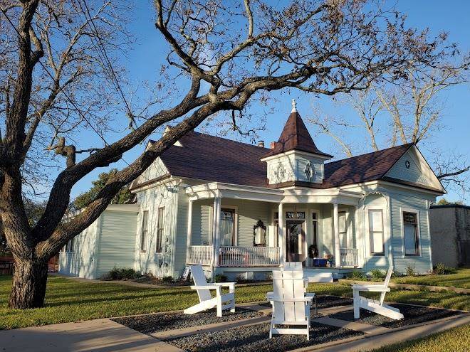 Queen anne bed and breakfast and spa