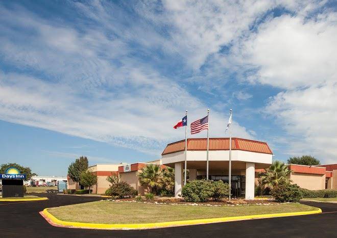 Days inn by wyndham sherman