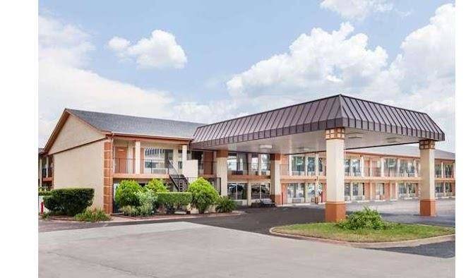Super 8 by wyndham longview i 20