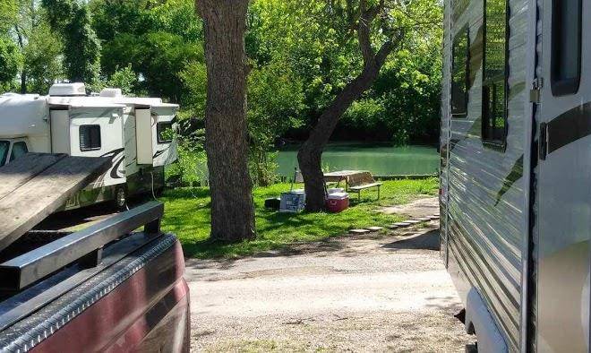 River shade rv park