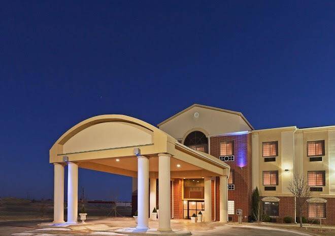 Holiday inn express & suites plainview