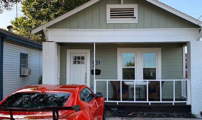 Awesome bungalow close to downtown houston