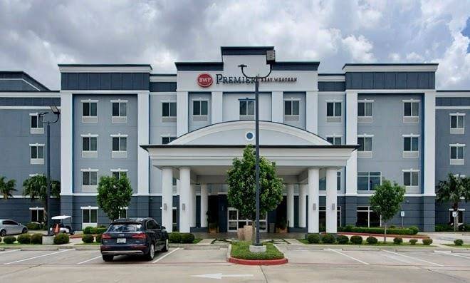 Best western premier ashton suites willowbrook