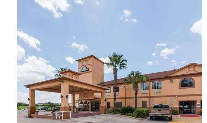 Days inn & suites by wyndham pasadena