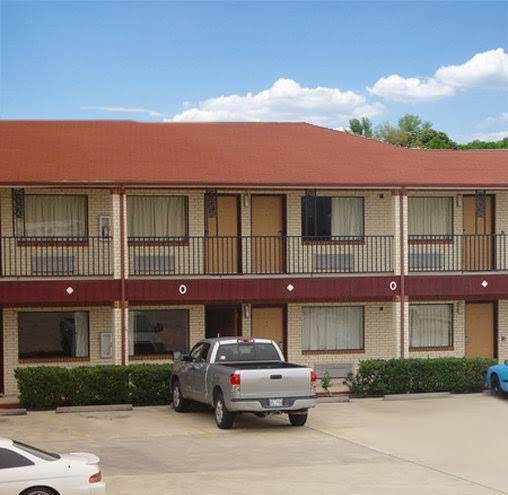 Executive Inn & Suites Houston Image