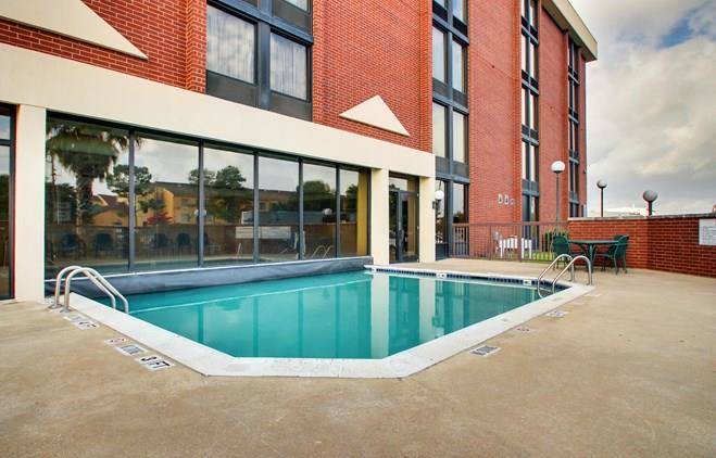 Greentree hotel houston hobby airport