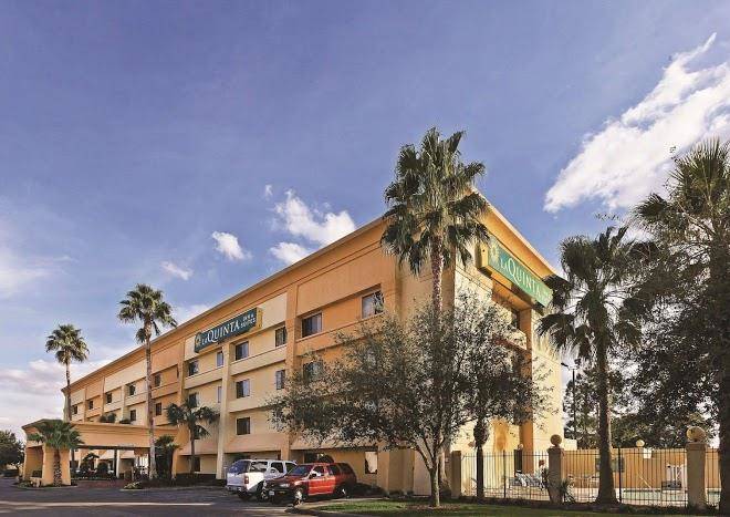 La Quinta Inn & Suites By Wyndham Houston Northwest Image