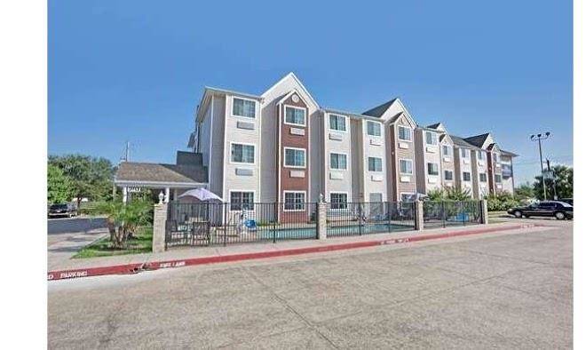 Microtel Inn & Suites By Wyndham Houston Image