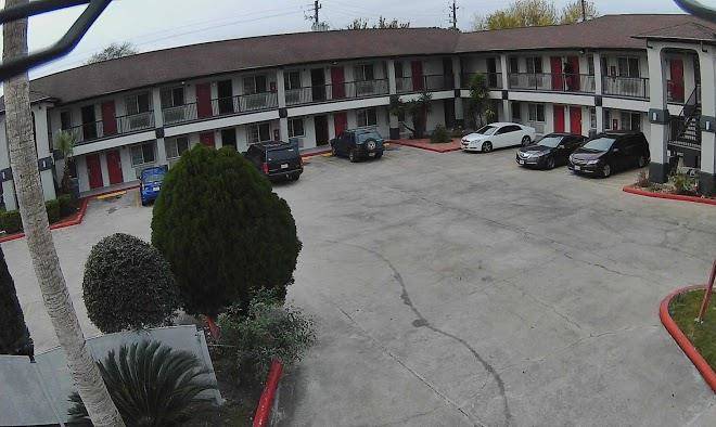 Moonlight inn & suites