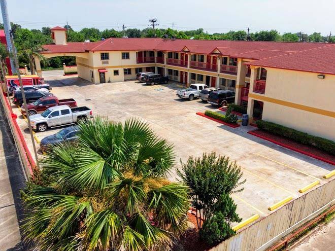 Palace inn 610 & mlk