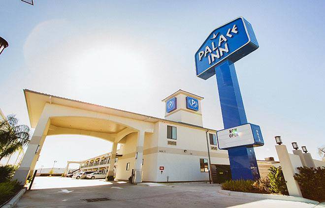 Palace inn blue i 45 & woodridge