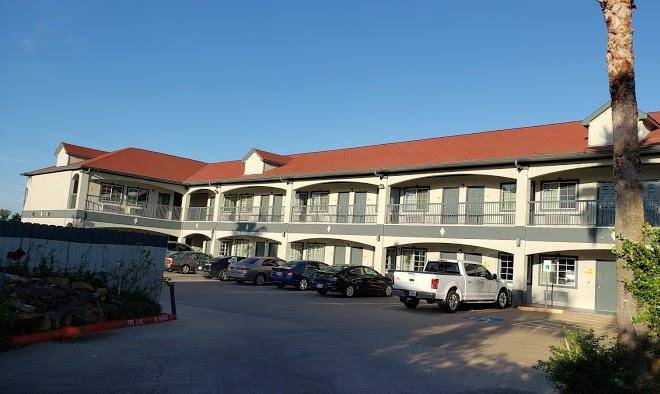 Palace inn hwy 6 north & clay rd