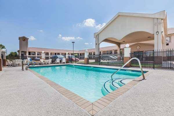 Super 8 by wyndham houston dtwn i 610