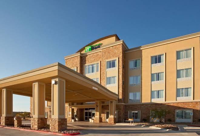 Holiday inn express & suites austin south buda