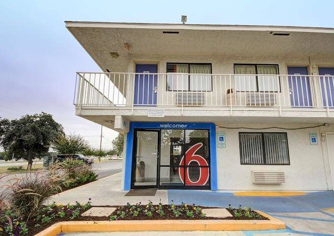 Motel 6 San Marcos Tx Image