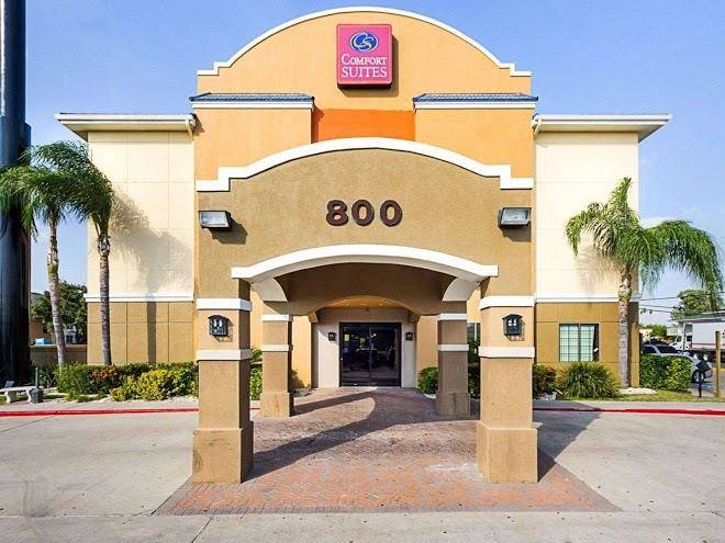 Comfort suites at plaza mall