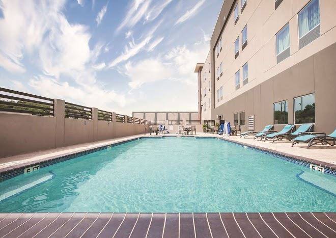 La quinta inn & suites by wyndham mcallen la plaza mall