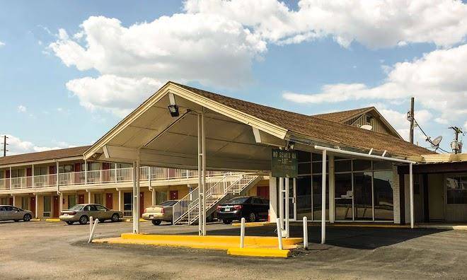 Thunderbird Motel Hillsboro Image