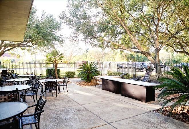 Holiday inn & suites beaumont plaza