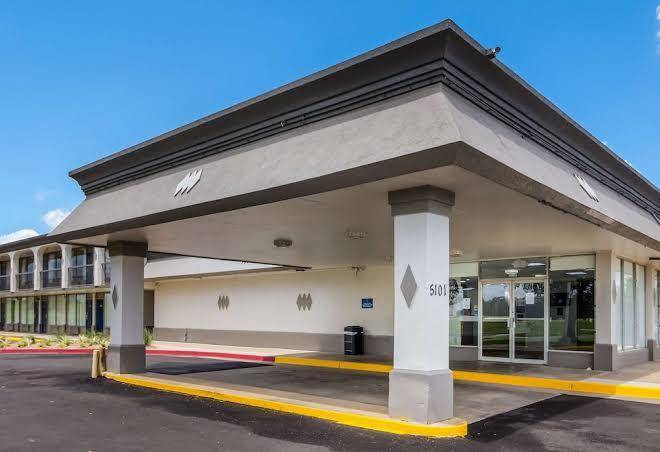 Motel 6 groves tx
